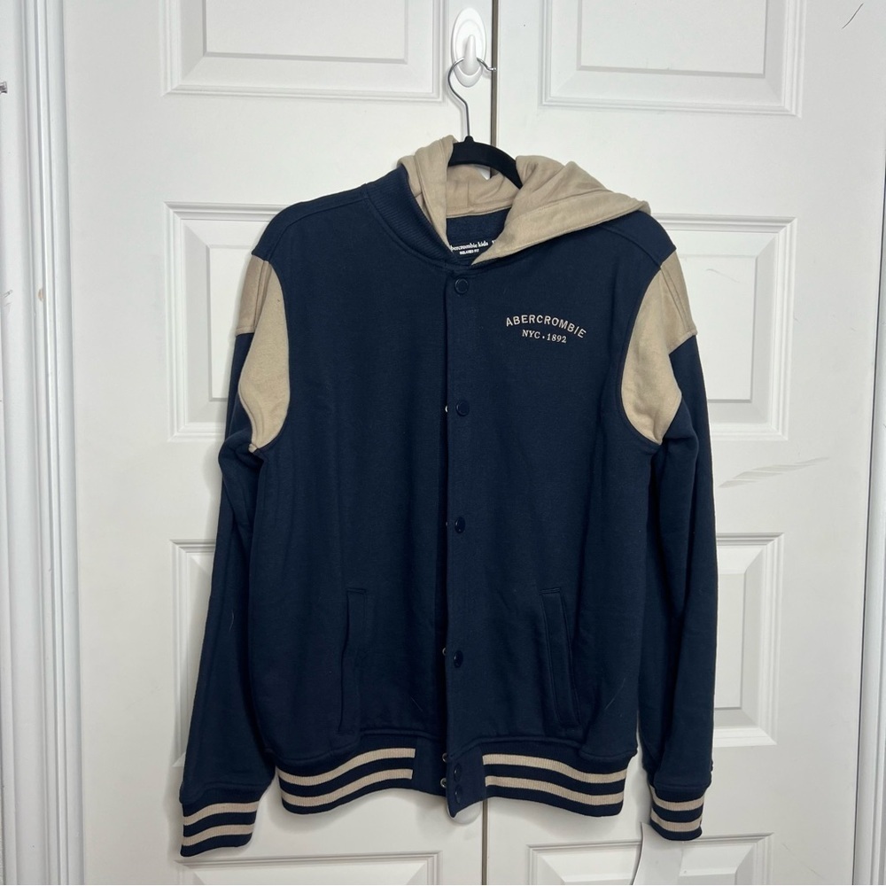 NWT Abercrombie Kids Varsity Jacket Hoodie Navy Tan Size 15/16 Snap Front